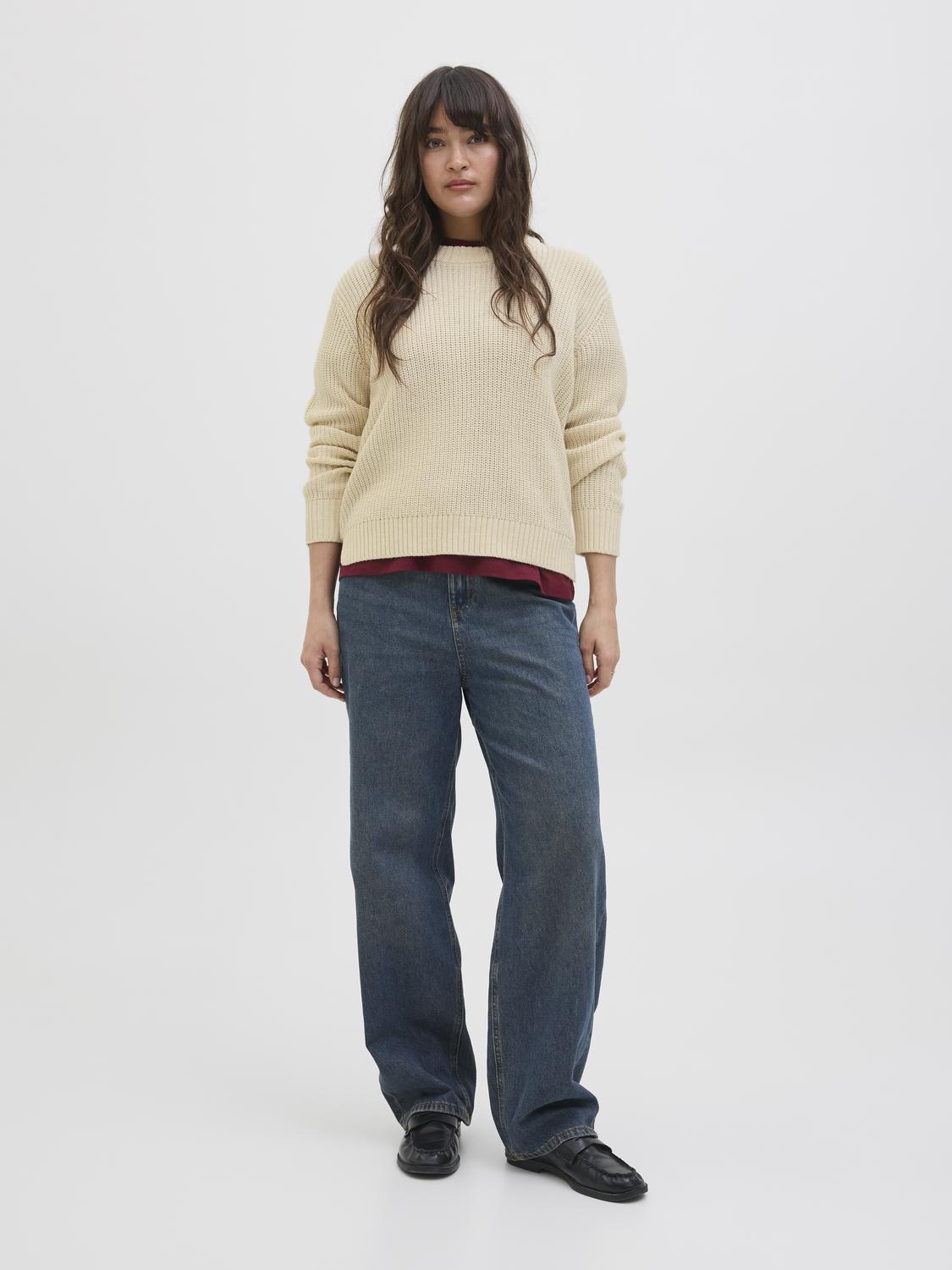 model_shot-front_full